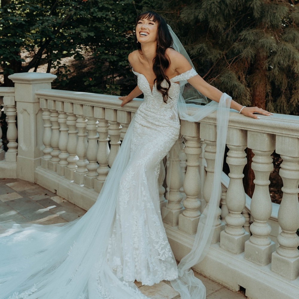 Selling my wedding dress for Martina Liana